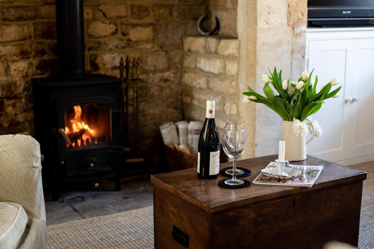 Gleneda Cottage - A Renovated, Traditional Cotswold Cottage Full Of Charm With Fireplace And Garden Bourton on the Hill Exterior photo