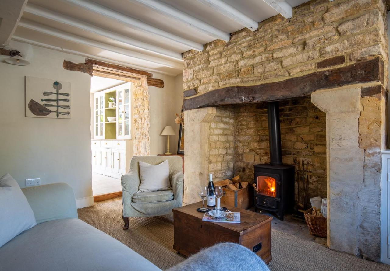 Gleneda Cottage - A Renovated, Traditional Cotswold Cottage Full Of Charm With Fireplace And Garden Bourton on the Hill Exterior photo